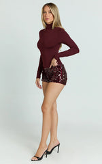 Jhaya Shorts - Sequin Mini Short in Wine