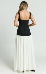 Hilary Maxi Dress - Contrast Sweetheart Bodice Fit And Flare Dress in Black