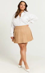 Cailin Mini Skirt - Pleated Skirt in Beige