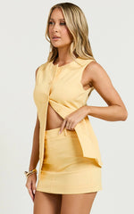 Farrow Mini Skirt - Tailored Linen Skirt in Lemon